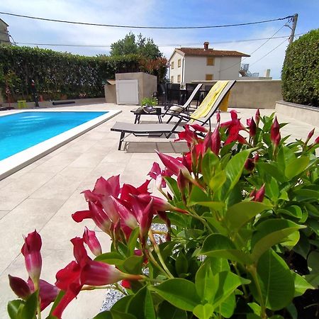 Villa Krasa Sea View Apartmants With Pool Liznjan Exterior photo