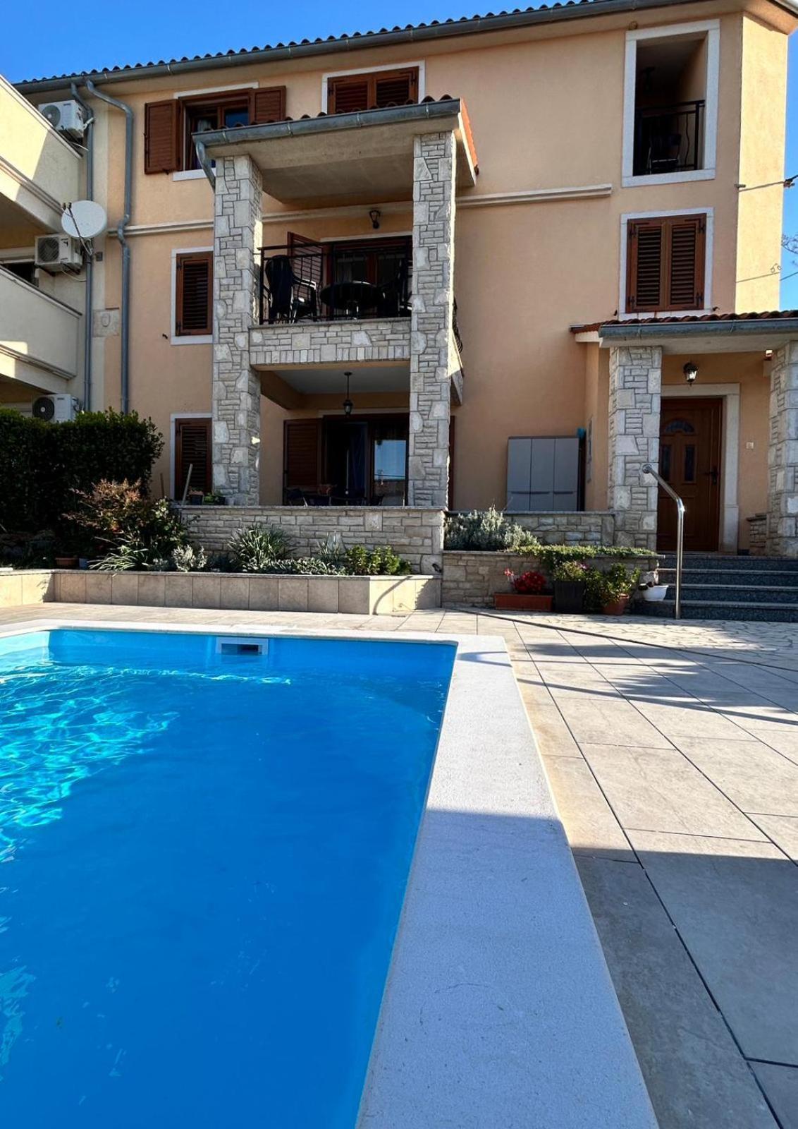 Villa Krasa Sea View Apartmants With Pool Liznjan Exterior photo