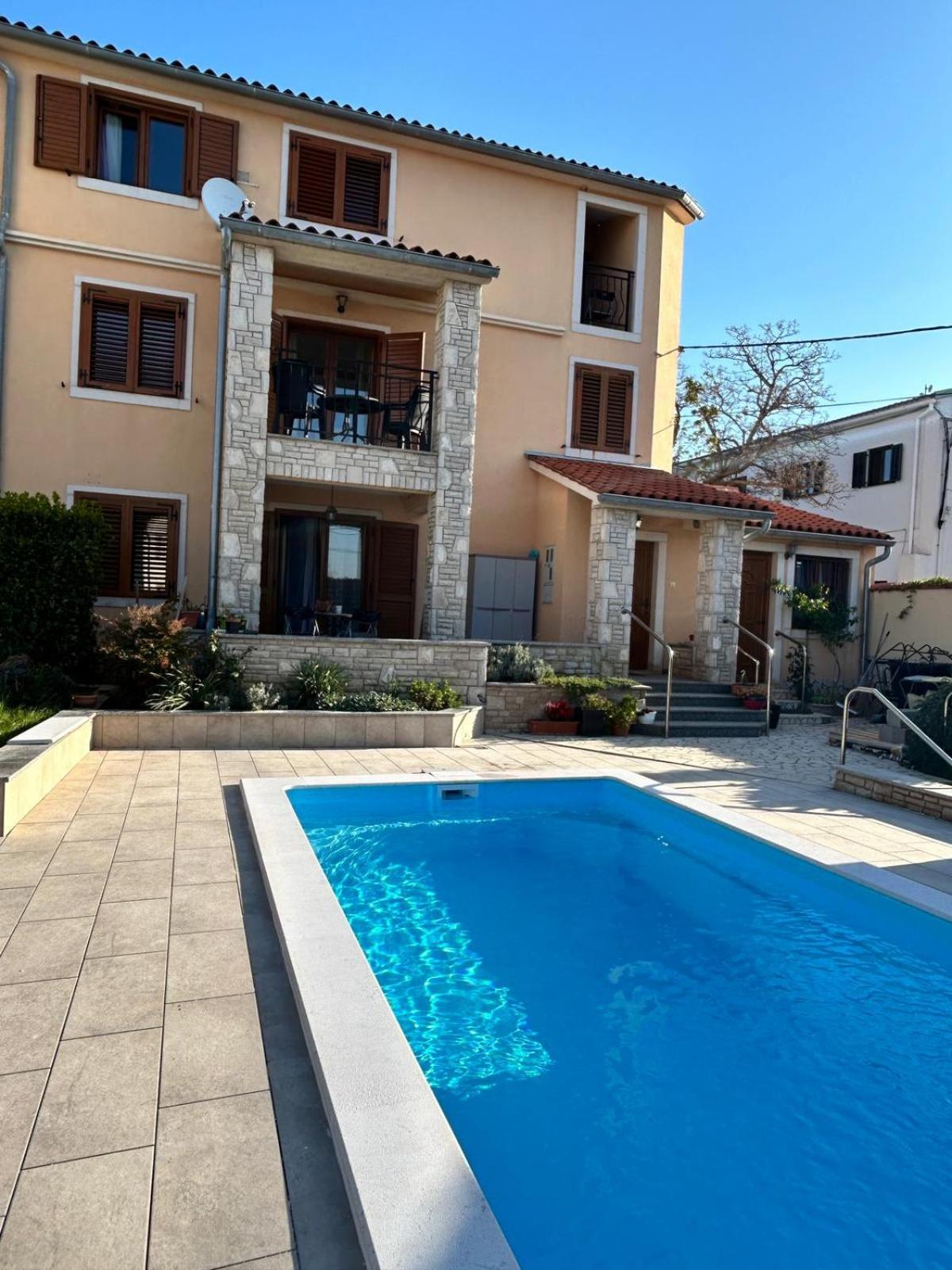 Villa Krasa Sea View Apartmants With Pool Liznjan Exterior photo