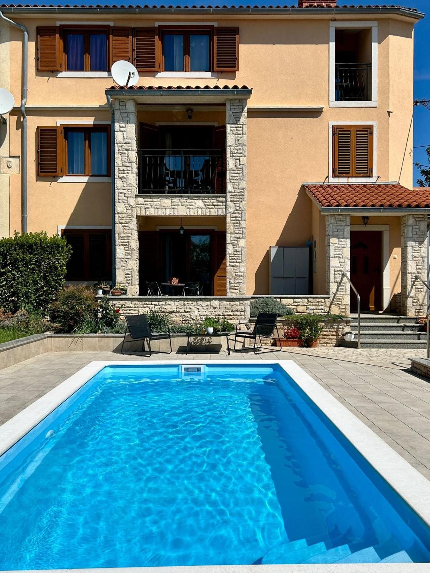 Villa Krasa Sea View Apartmants With Pool Liznjan Exterior photo