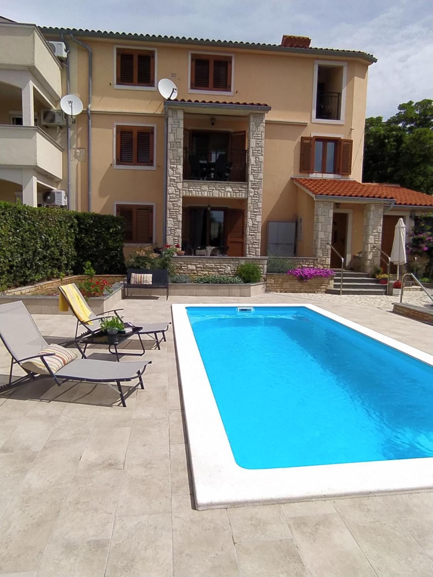 Villa Krasa Sea View Apartmants With Pool Liznjan Exterior photo