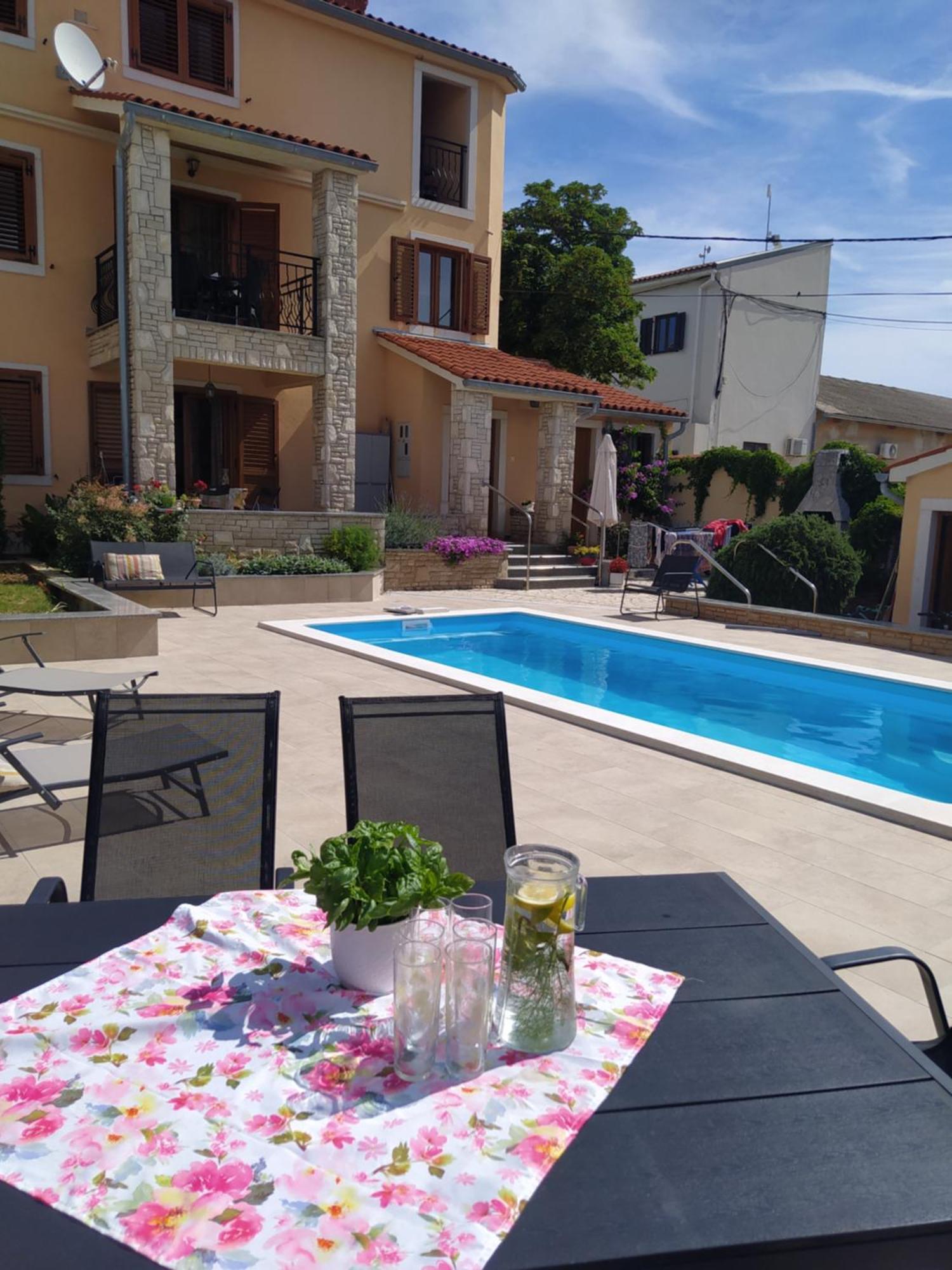 Villa Krasa Sea View Apartmants With Pool Liznjan Exterior photo