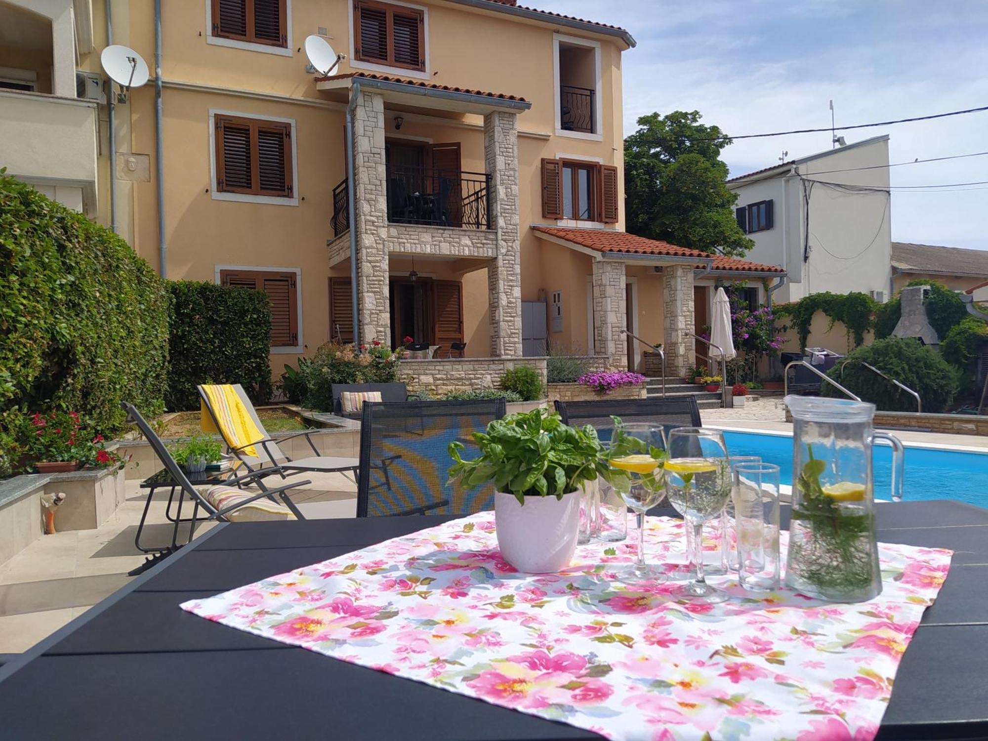 Villa Krasa Sea View Apartmants With Pool Liznjan Exterior photo