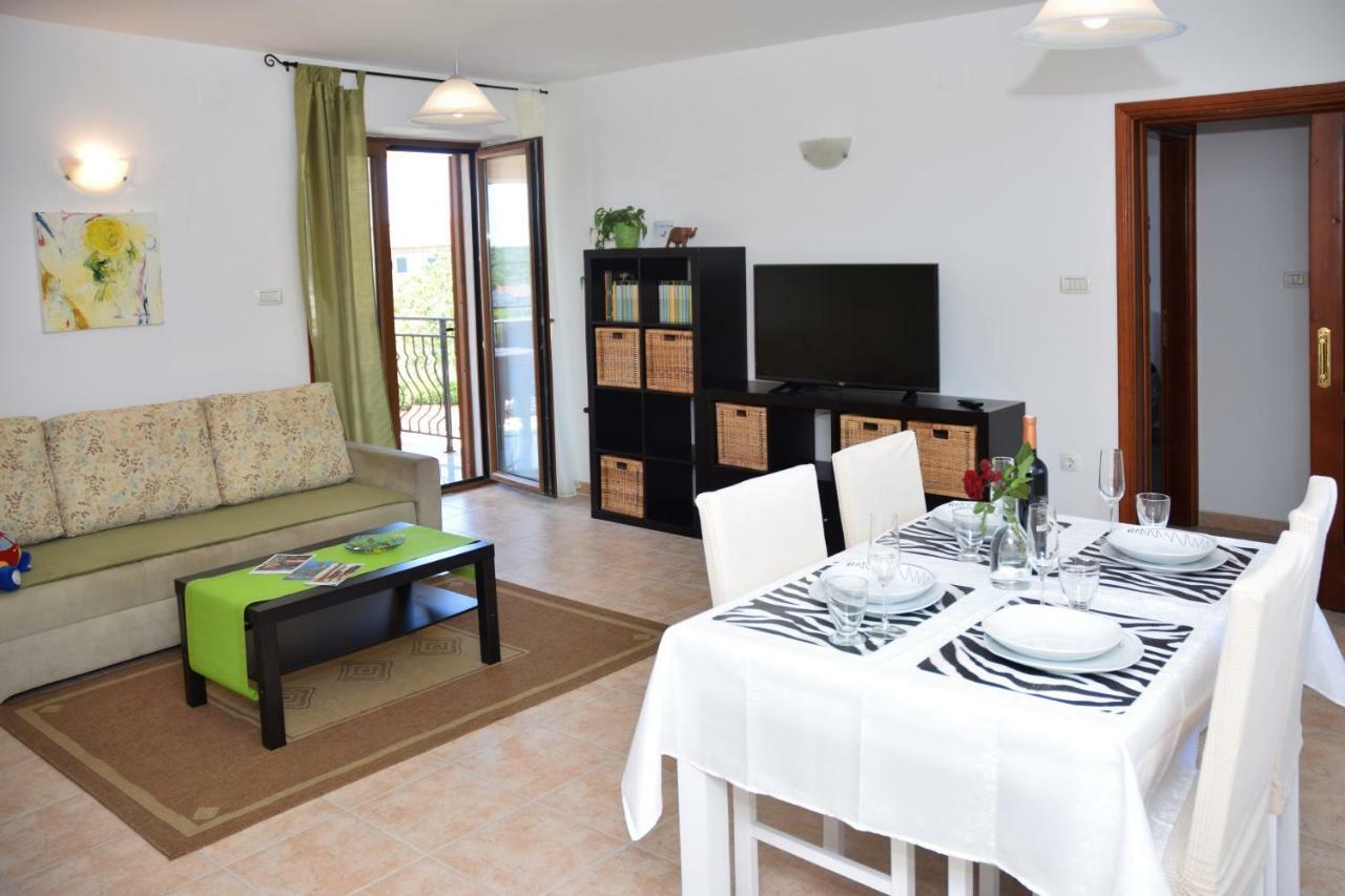 Villa Krasa Sea View Apartmants With Pool Liznjan Exterior photo